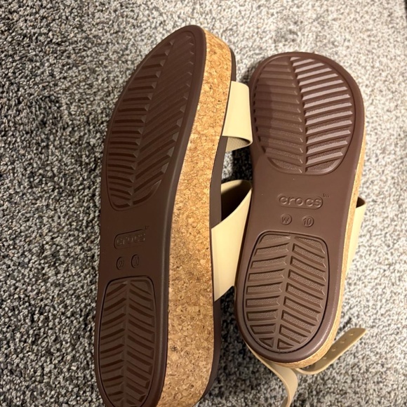 Brand new Crocs wedge sandals (size 10) - Picture 4 of 4